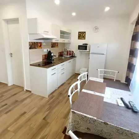 Flower 2 דירה *
